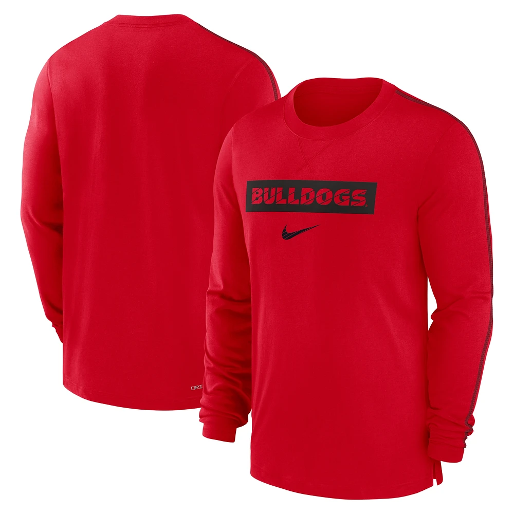 T-shirt Nike rouge Georgia Bulldogs 2024 Sideline Player Tri-Blend Performance à manches longues pour homme