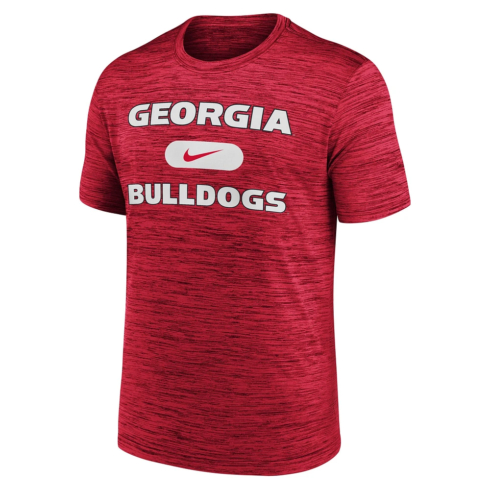 T-shirt Nike rouge Georgia Bulldogs Velocity Mascot Performance pour homme