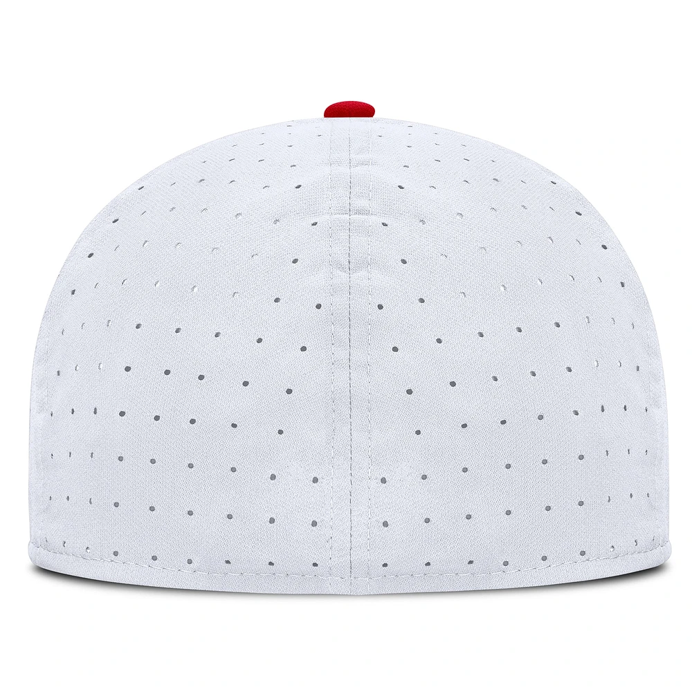 Men's Nike White Georgia Bulldogs On-Field Dugout True Performance Fitted Hat