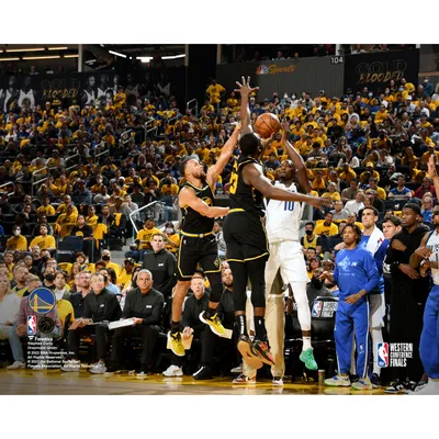 Lids Stephen Curry Golden State Warriors Fanatics Authentic Unsigned 2022  NBA Finals Larry O'Brien Trophy Photograph