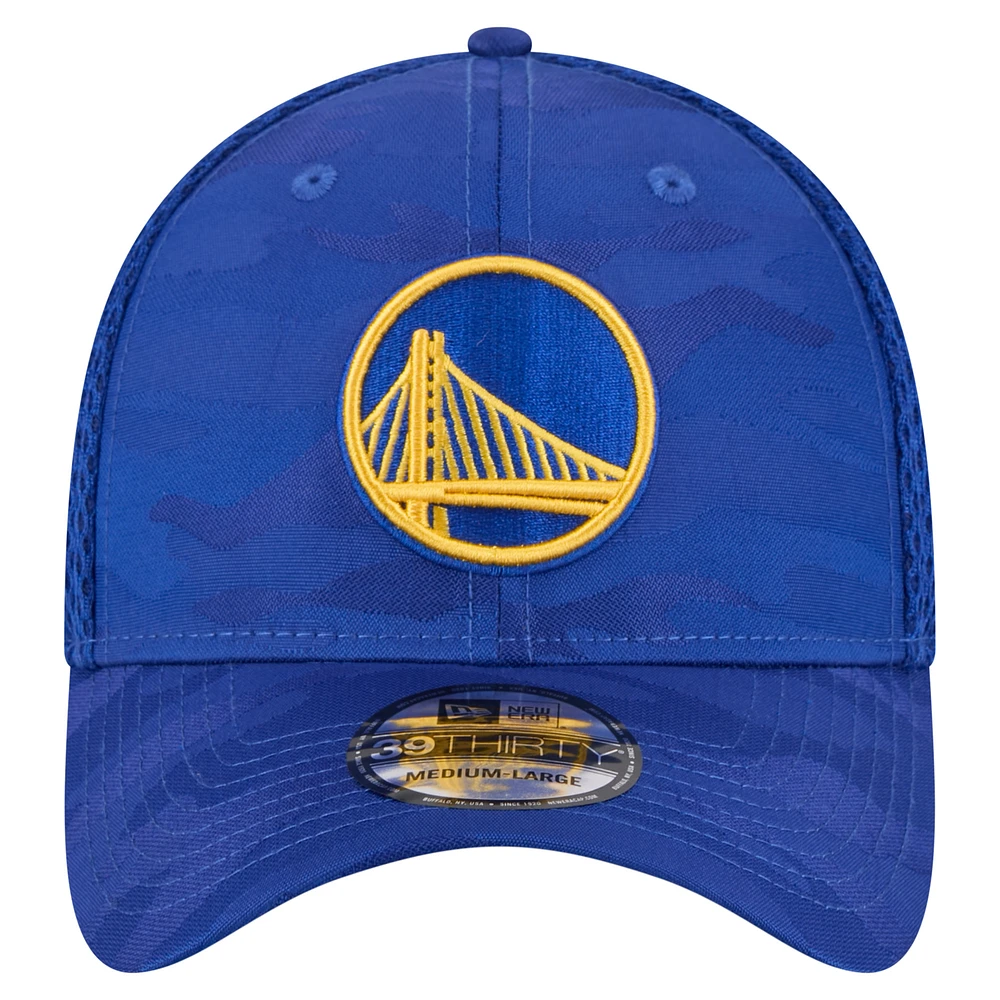 Casquette New Era Royal Golden State Warriors Subtle Camo 39THIRTY Flex pour homme