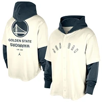 Sweat à capuche Jordan Brand pour homme en jersey crème/bleu marine Golden State Warriors Courtside Statement Edition MVP