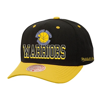 Casquette ajustable Mitchell & Ness Pro Crown pour homme avec inscription arrière bicolore Golden State Warriors noir/or