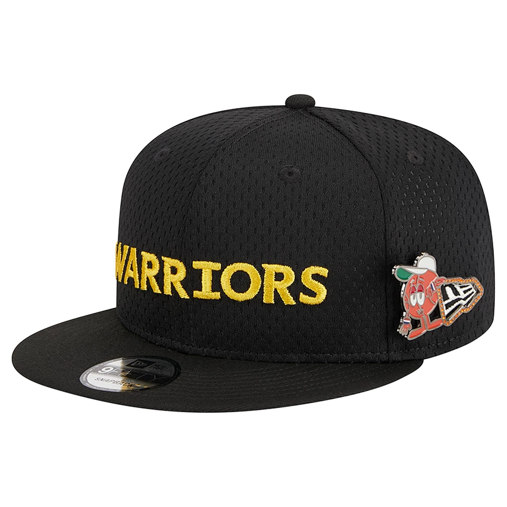 Men's New Era Black Golden State Warriors Post-Up Pin Mesh 9FIFTY Snapback Hat