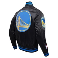 Veste universitaire en satin à bouton-pression complète Pro Standard pour hommes, Golden State Warriors Script Tail, noire