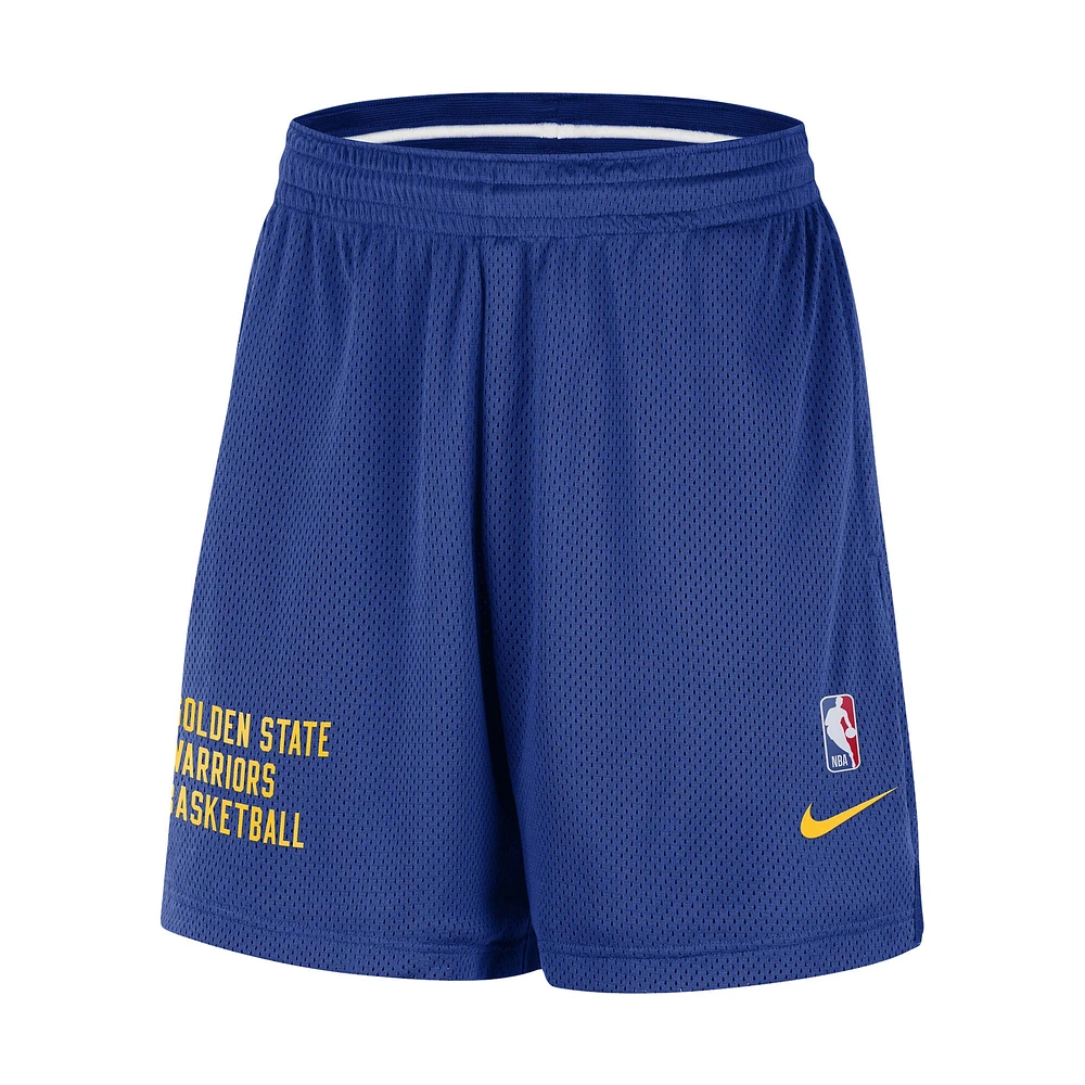 Short d'entraînement de performance d'échauffement unisexe Nike Royal Golden State Warriors