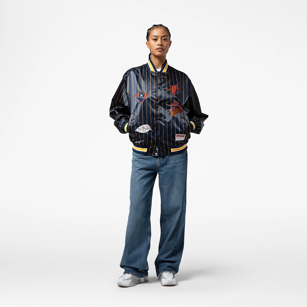Veste en satin bleu marine à boutons-pression pour femme Mitchell & Ness x DANNIJO des Golden State Warriors