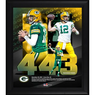 Collage encadré de 15" x 17" des records de passes de touchdowns de la franchise des Packers de Green Bay par Aaron Rodgers