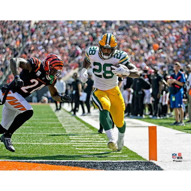 Robert Tonyan Green Bay Packers Unsigned Runs After a Catch Photograph