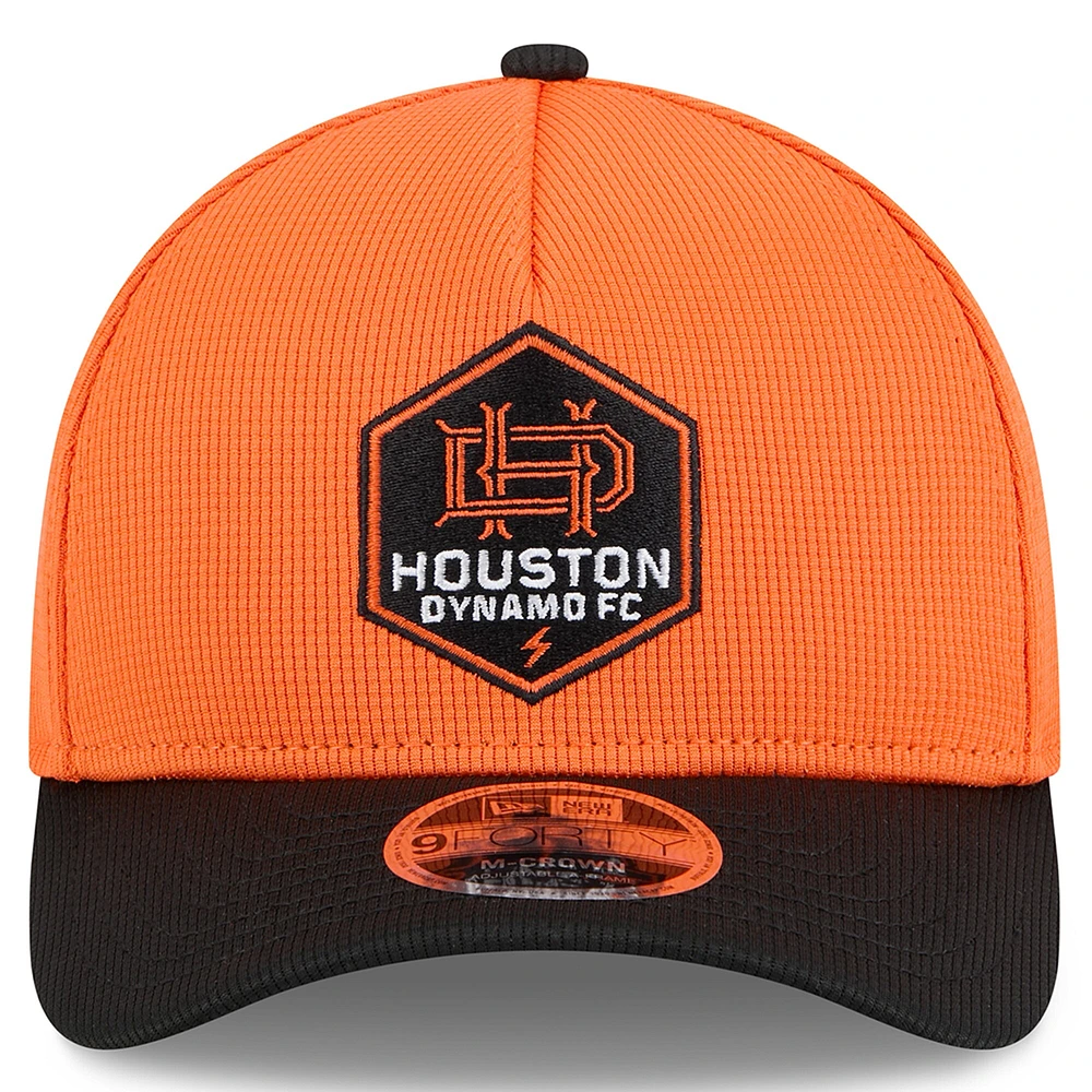 Casquette ajustable Houston Dynamo FC 2025 Orange New Era pour homme avec 9FORTY M-Crown