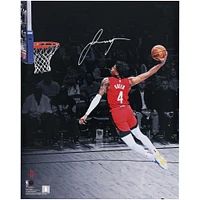 Photographie autographiée de 16" x 20" de Jalen Green, Houston Rockets, Spotlight Dunk