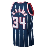 Maillot Swingman Mitchell & Ness Hakeem Olajuwon Houston Rockets 1996/97 pour hommes, bleu marine