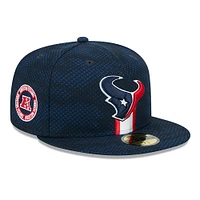 Casquette ajustée 59FIFTY New Era pour hommes des Houston Texans 2024 Sideline, bleu marine