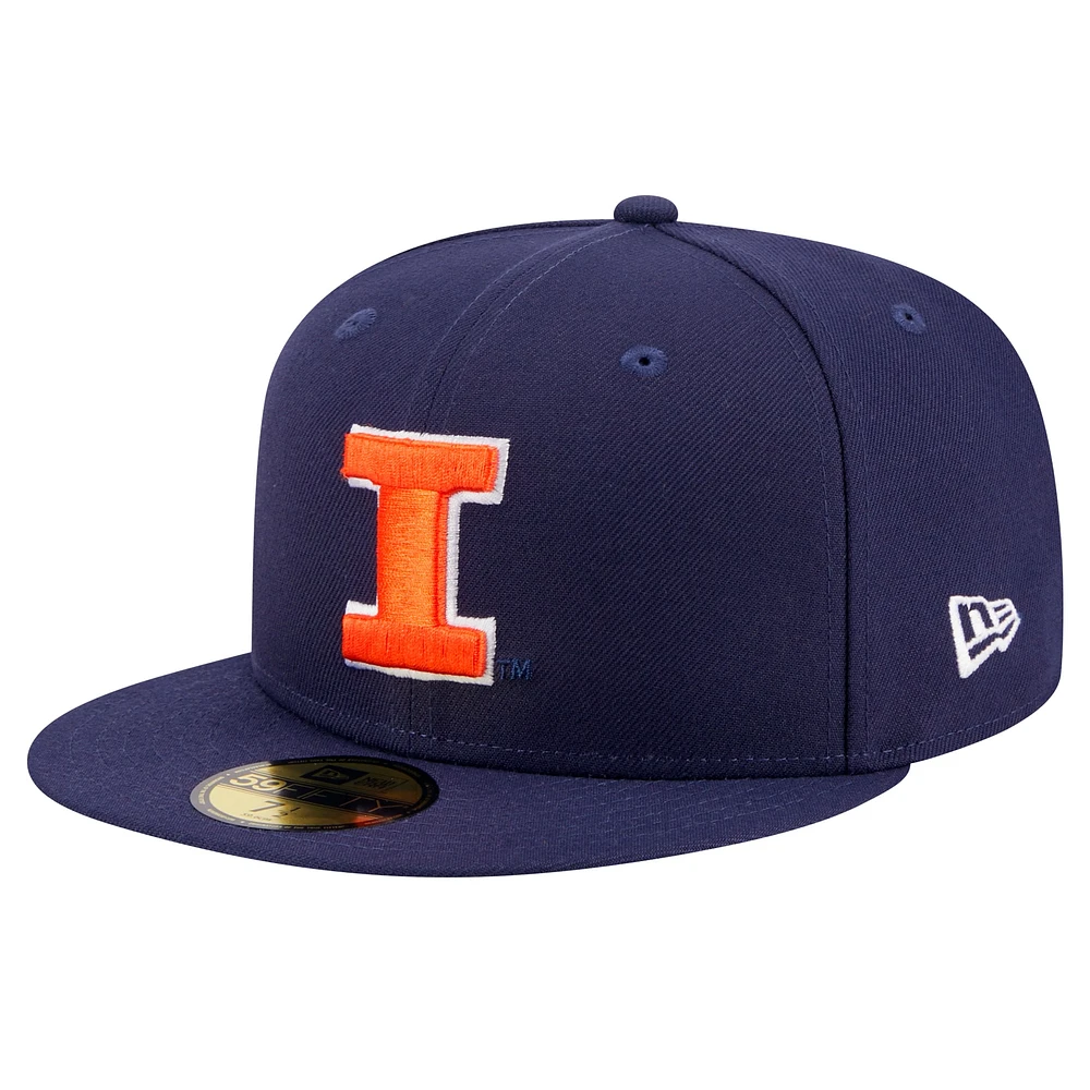 Casquette ajustée 59FIFTY Illinois Fighting Illini New Era pour homme bleu marine