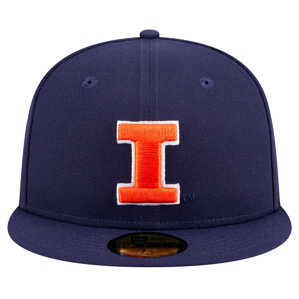 Casquette ajustée 59FIFTY Illinois Fighting Illini New Era pour homme bleu marine