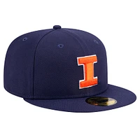 Casquette ajustée 59FIFTY Illinois Fighting Illini New Era pour homme bleu marine