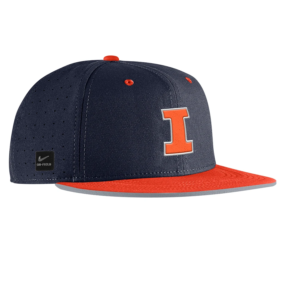 Casquette de baseball Nike True Performance bleu marine Illinois Fighting Illini 2025 pour homme