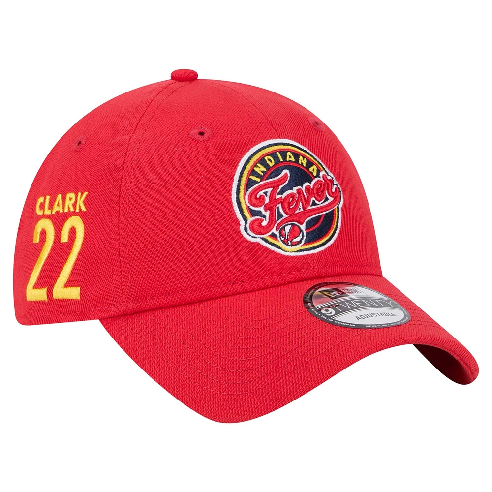 Casquette ajustable 9TWENTY pour homme Caitlin Clark Red Indiana Fever avec nom et numéro sur le côté