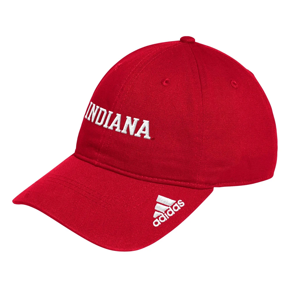 Casquette ajustable souple et ajustable pour hommes adidas Crimson Indiana Hoosiers Locker Room Wordmark