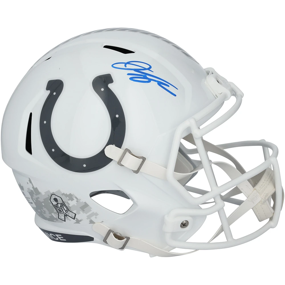 Réplique du casque Riddell 2024 Salute To Service Speed ​​autographié par Jonathan Taylor des Indianapolis Colts