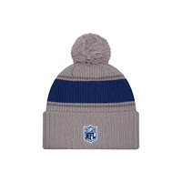 Bonnet en tricot à revers avec pompon Indianapolis Colts 2024 Sideline Sport New Era gris pour homme