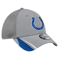 Men's New Era  Gray Indianapolis Colts Game Day Linear 39THIRTY Flex Hat