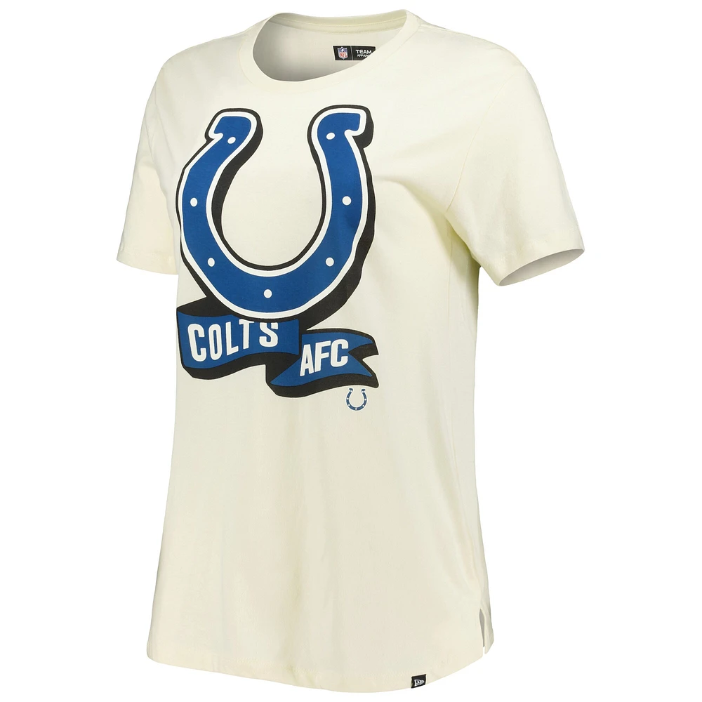 T-shirt New Era crème Indianapolis Colts Chrome Sideline pour femme