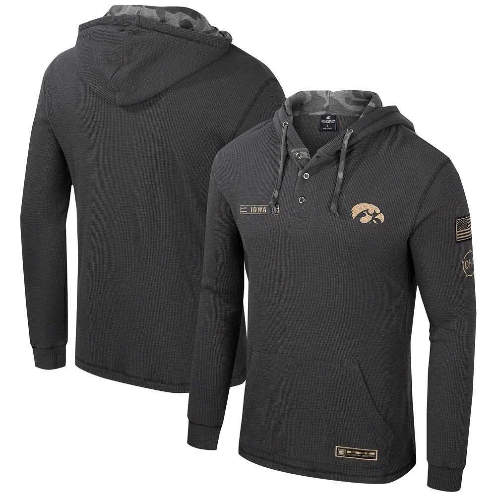 Sweat à capuche Henley pour hommes Colosseum Charcoal Iowa Hawkeyes OHT Military Appreciation