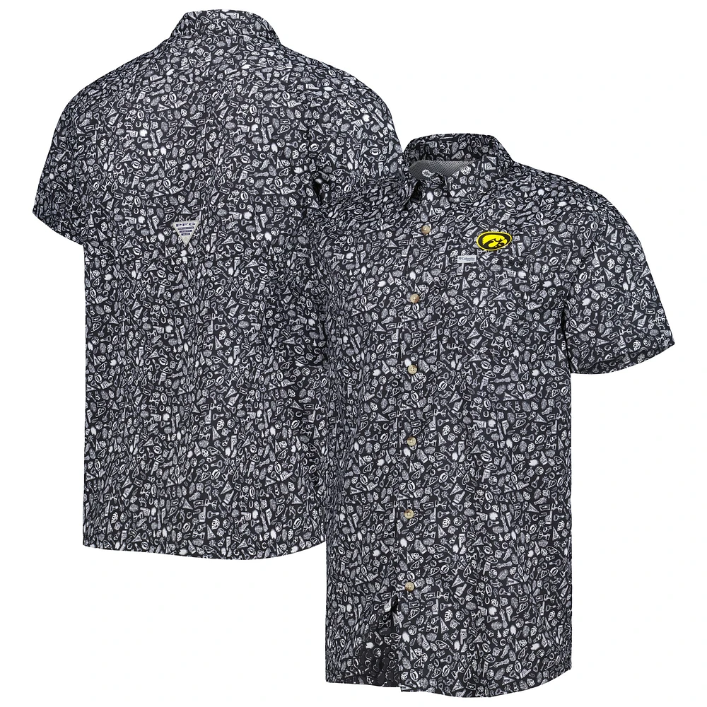 Men's Columbia Black Iowa Hawkeyes Super Slack Tide Omni-Shade Team Button-Up Shirt