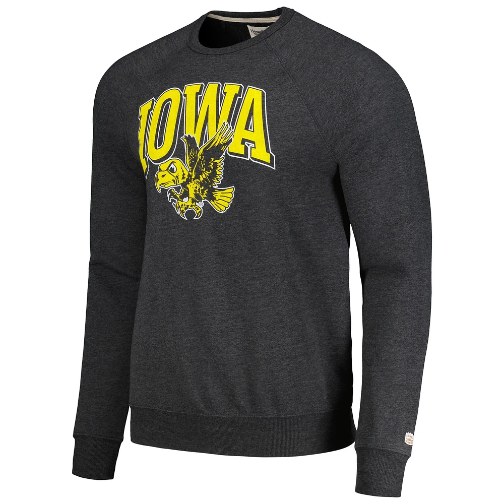 Sweat-shirt à col rond tri-mélangé pour hommes Homefield Heather Charcoal Iowa Hawkeyes