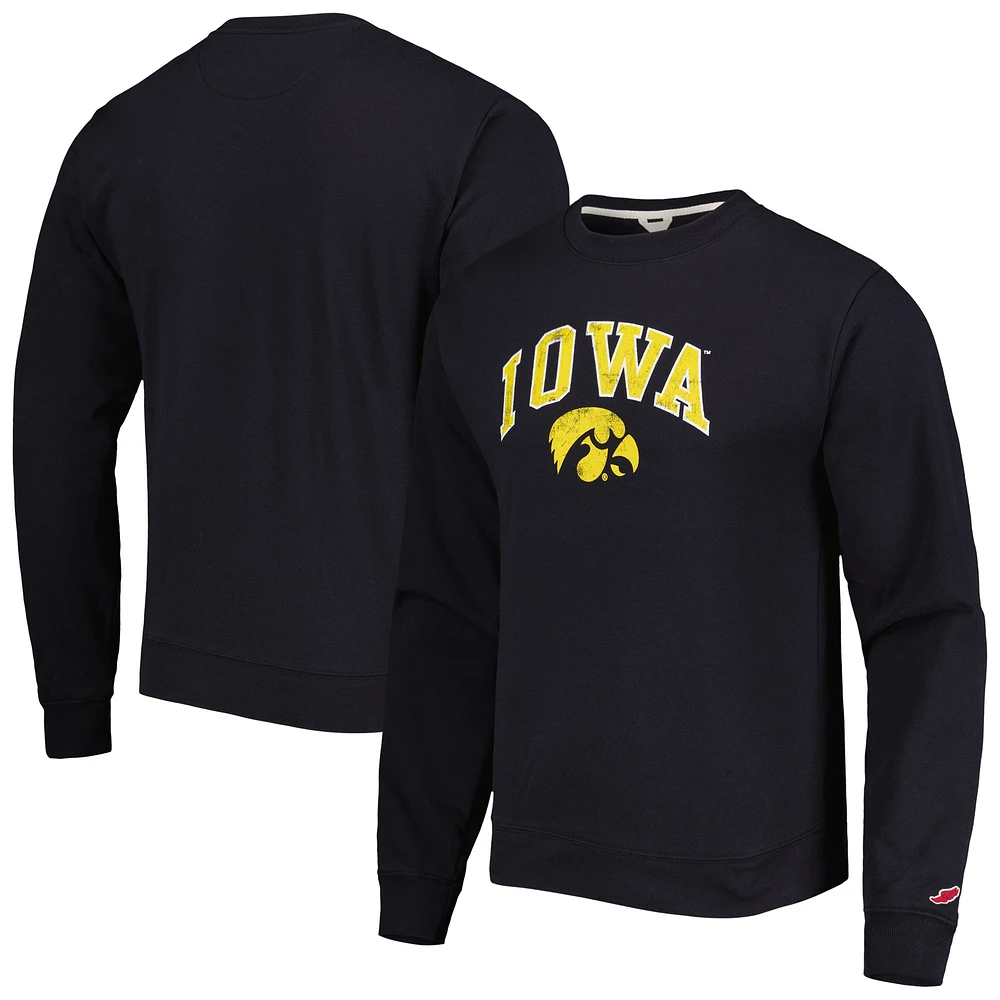 League Collegiate Wear pour hommes Black Iowa Hawkeyes 1965 Arch Essential Sweatshirt épais