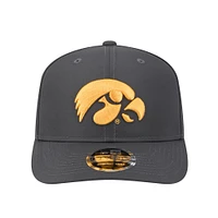 Casquette extensible à boutons-pression 9SEVENTY Iowa Hawkeyes de New Era pour homme, couleur anthracite