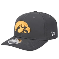 Casquette extensible à boutons-pression 9SEVENTY Iowa Hawkeyes de New Era pour homme, couleur anthracite