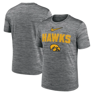 T-shirt Nike Iowa Hawkeyes Campus Slant Velocity Performance Anthracite pour homme