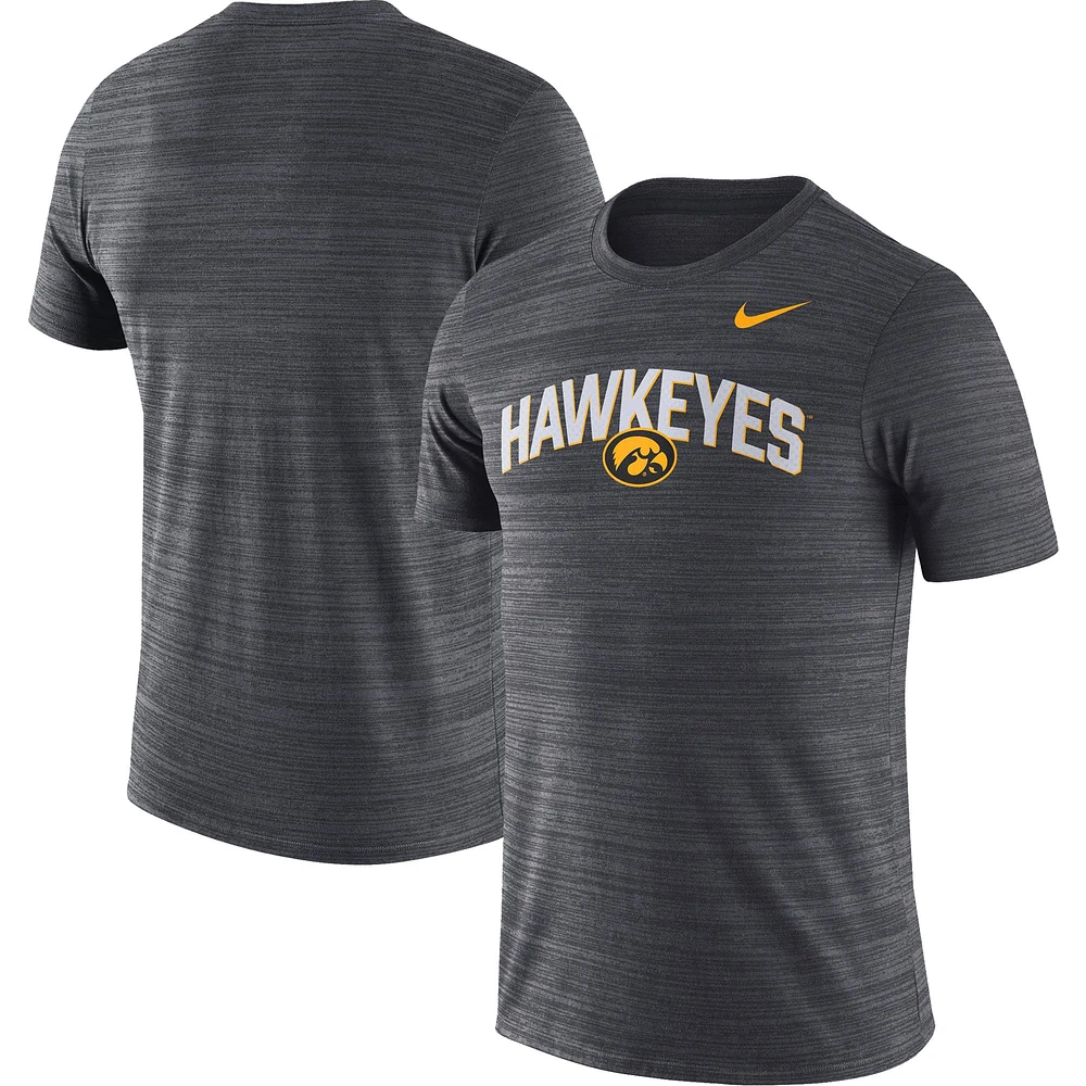 T-shirt Nike Iowa Hawkeyes 2022 Game Day Sideline Velocity Performance pour homme - Noir