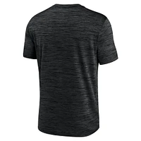 T-shirt Nike noir Iowa Hawkeyes 2024 Sideline Velocity Performance pour homme