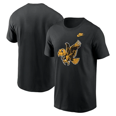 T-shirt Nike noir avec logo alternatif des Iowa Hawkeyes Legacy pour hommes