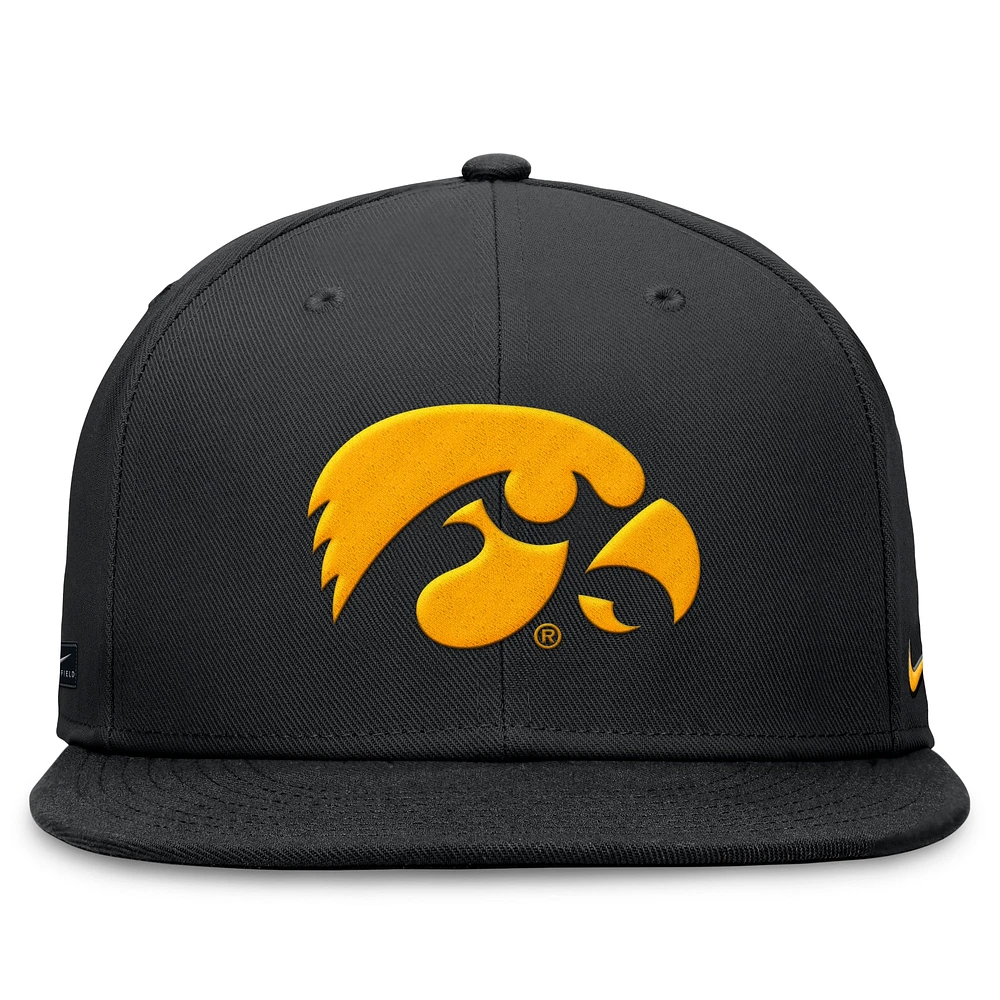 Men's Nike Black Iowa Hawkeyes On-Field Pro Fitted Hat