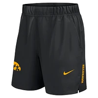Short Nike noir Iowa Hawkeyes Primetime Woven Victory Performance pour homme