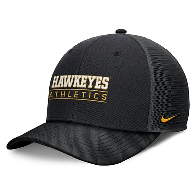 Casquette ajustable Nike noire Iowa Hawkeyes Rise pour homme