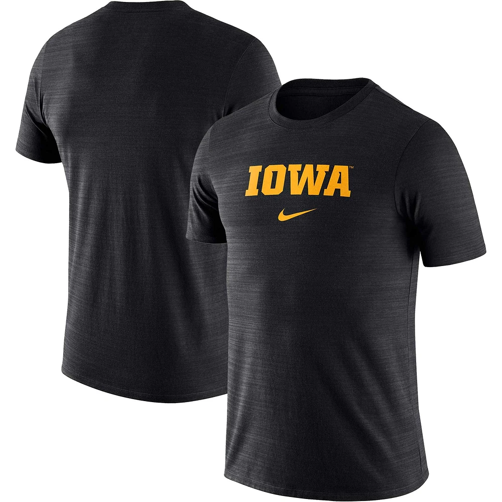 T-shirt de performance Nike Iowa Hawkeyes Velocity noir pour homme