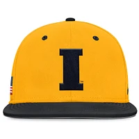 Casquette ajustée True Performance pour homme Nike Gold Iowa Hawkeyes On-Field Dugout