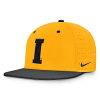 Casquette ajustée True Performance pour homme Nike Gold Iowa Hawkeyes On-Field Dugout