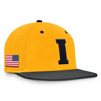 Casquette ajustée True Performance pour homme Nike Gold Iowa Hawkeyes On-Field Dugout
