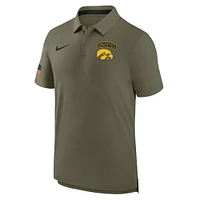 Polo Nike Olive Iowa Hawkeyes 2024 Military Appreciation Tour Performance pour homme