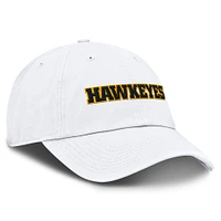 Casquette ajustable Nike Iowa Hawkeyes Core Club Mascot Wordmark pour homme, blanche