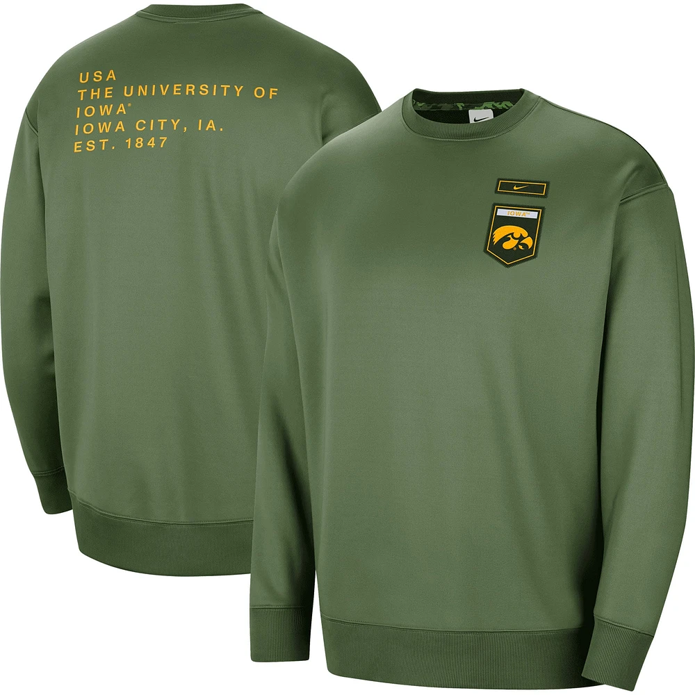 Sweat-shirt Nike Olive Iowa Hawkeyes Military Collection All-Time Performance pour femme