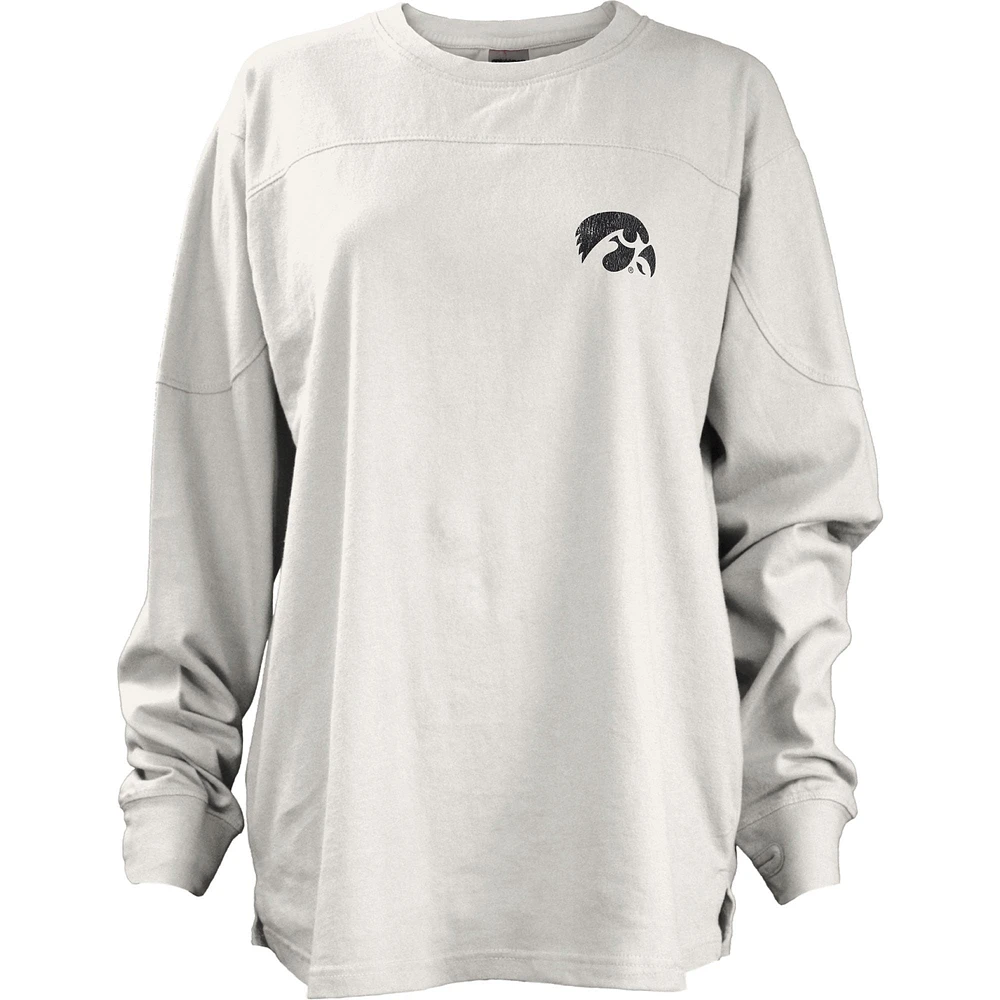 T-shirt à manches longues surdimensionné Pressbox Iowa Hawkeyes Pennant Stack pour femme, blanc