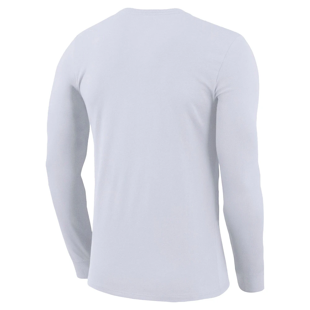 T-shirt à manches longues pour jeune Nike Iowa State Cyclones 2025 On-Court Bench blanc