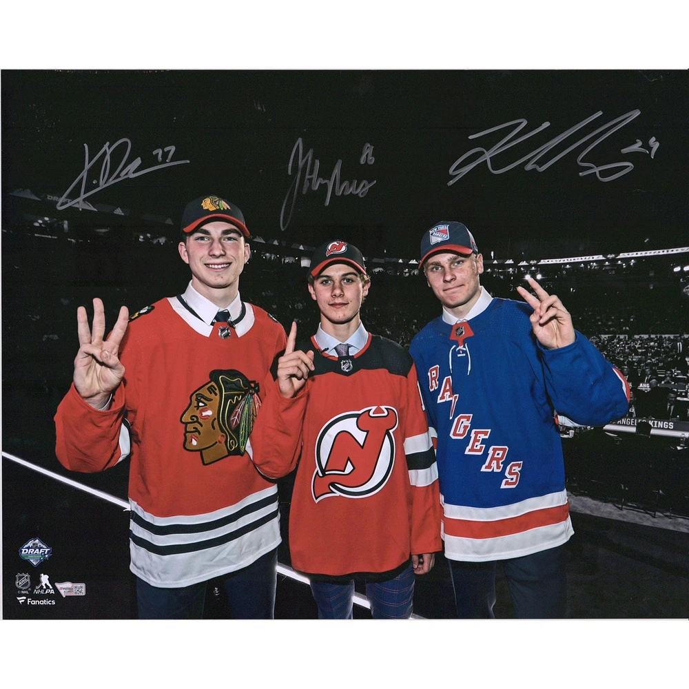 Jack Hughes Kaapo Kakko et Kirby Dach dédicacés 16" x 20" Photographie Top-3 du repêchage 2019 de la LNH